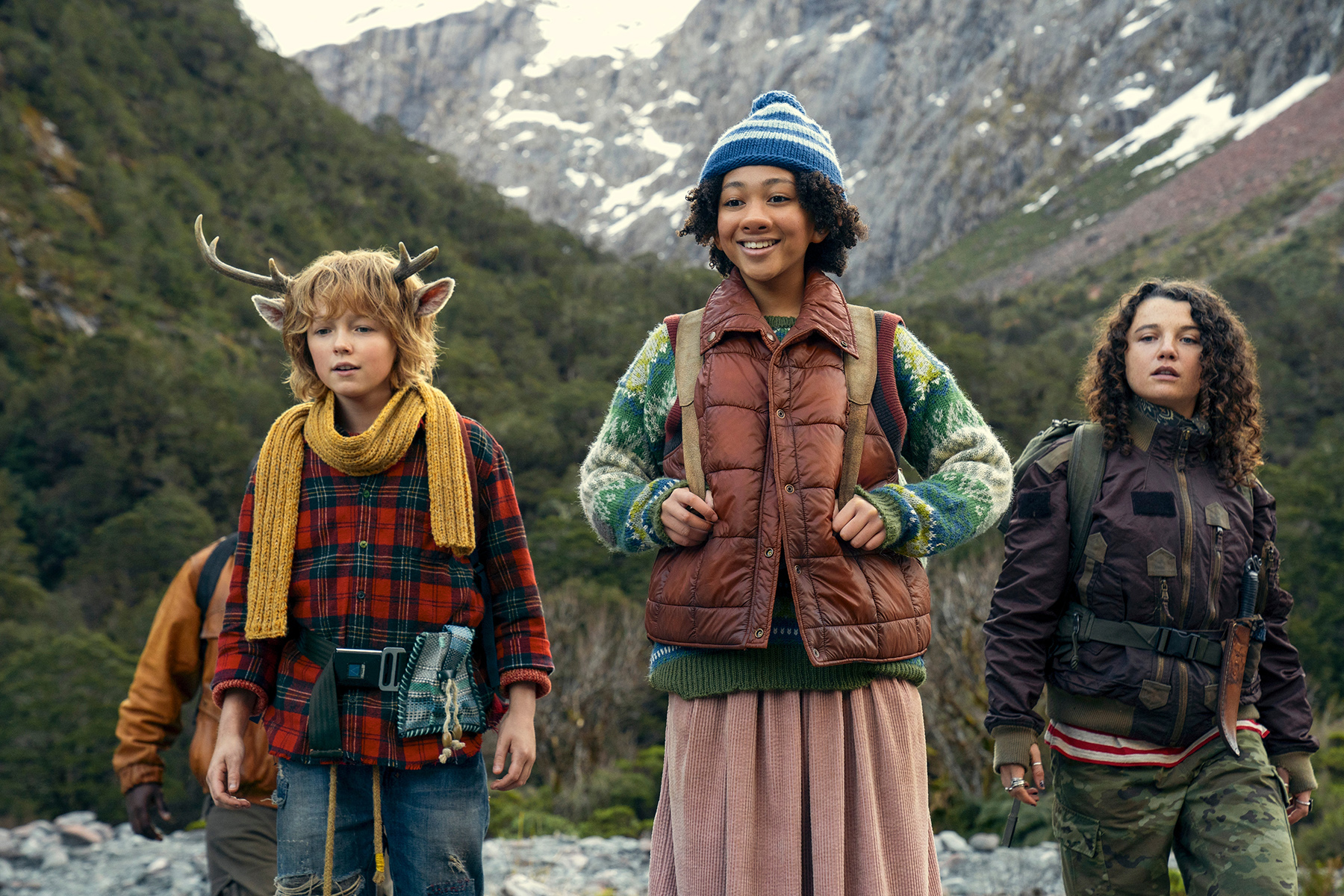 Sweet Tooth. (L to R) Christian Convery as Gus, Naledi Murray as Wendy, Stefania LaVie Owen as Becky in episode 301 of Sweet Tooth. Cr. Matt Klitscher/Netflix © 2024