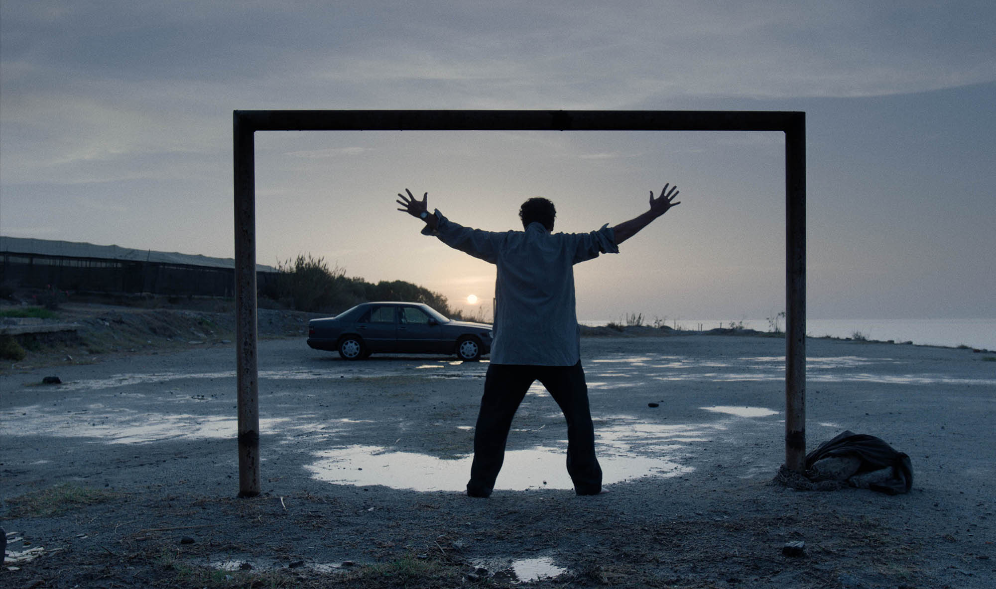 CLOSE_YOUR_EYES___Jos__Coronado__as_Julio_Arenas__still_18