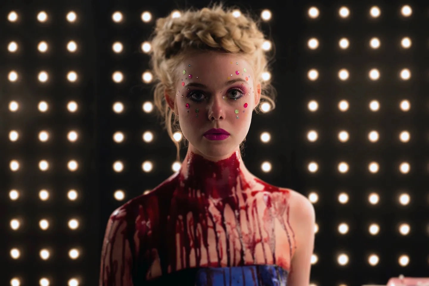 The neon demon-elle-fanning