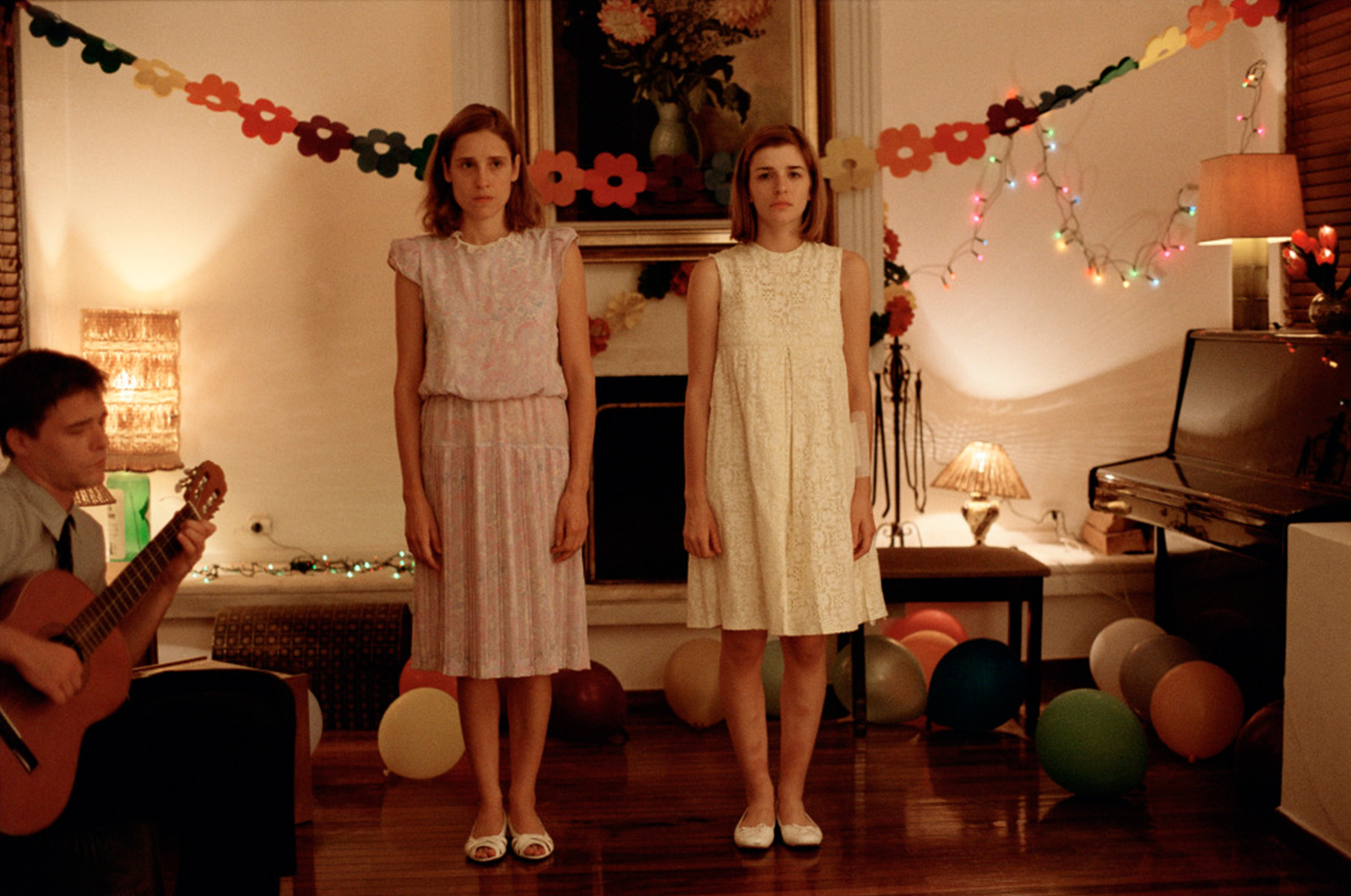 Dogtooth - Chez nous ;a la maison
