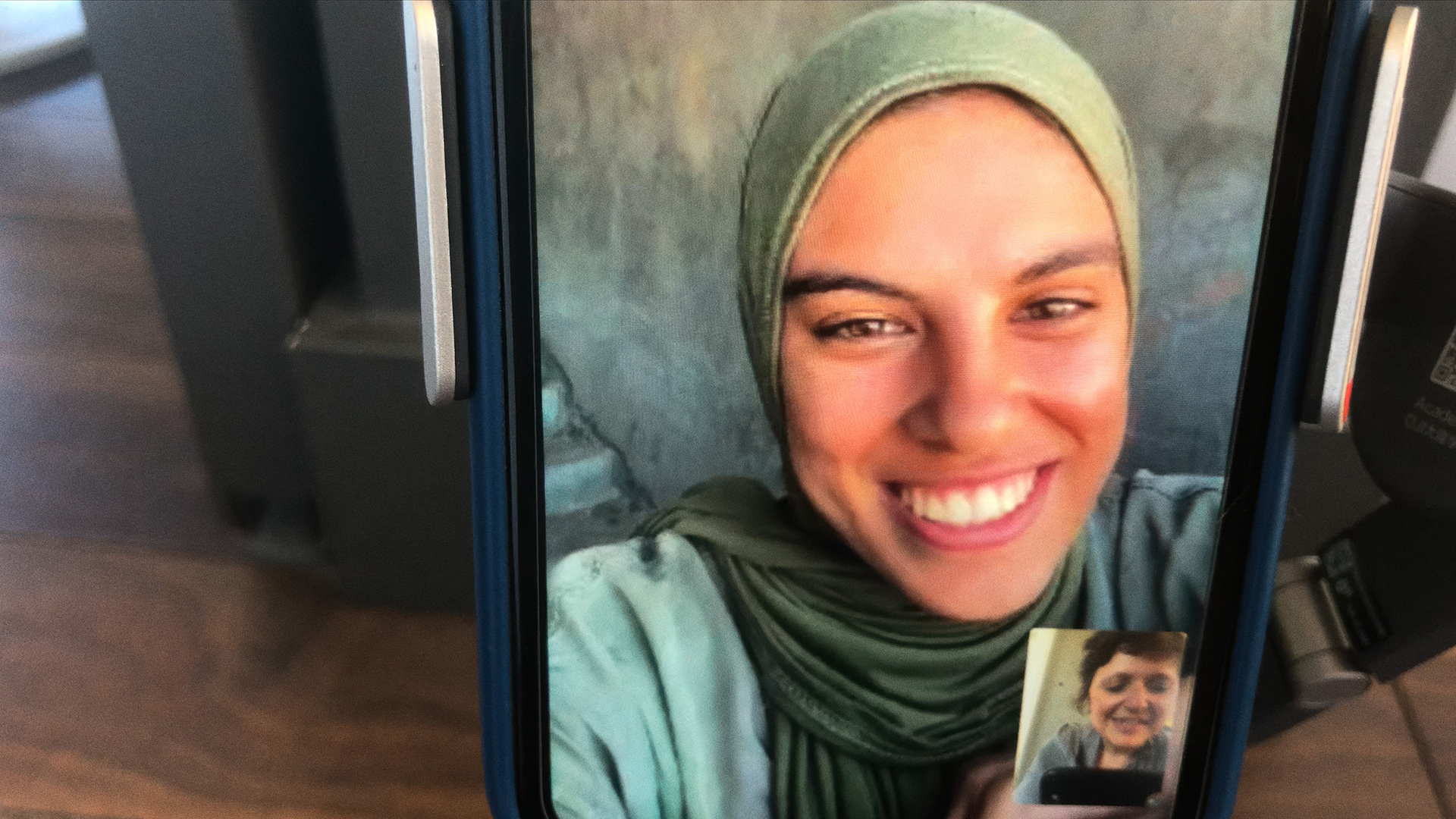 Put your soul on your hand and walk - Une