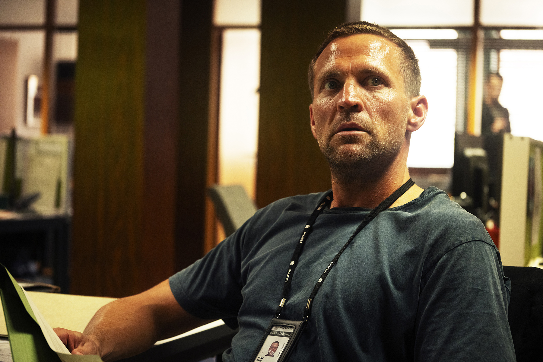 Harry Hole. (De gauche à droite) Tobias Santelmann dans le rôle de Harry Hole | Crédit : Avec l'aimable autorisation de Netflix © 2024