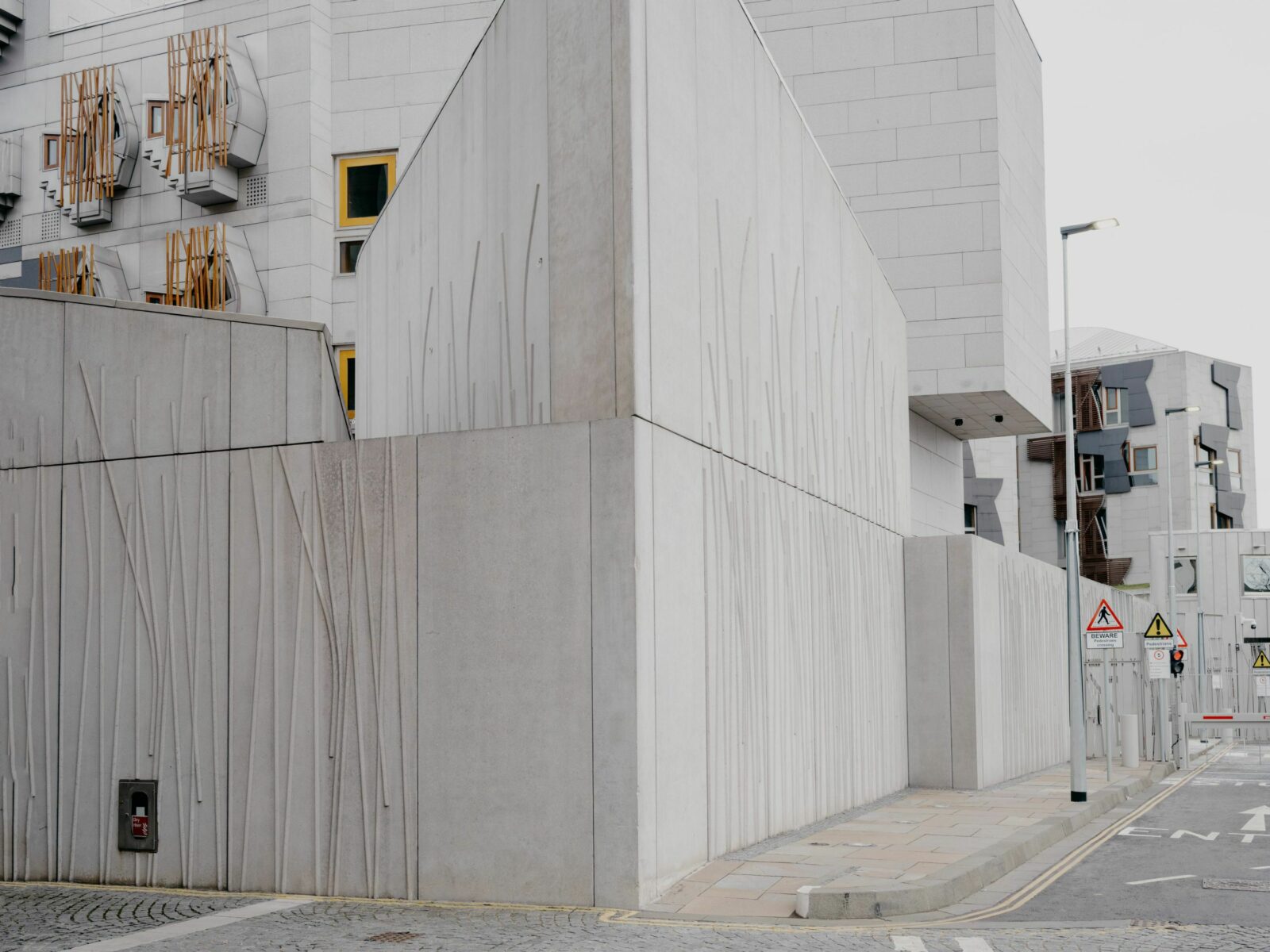 Miralles - Montrer architecture