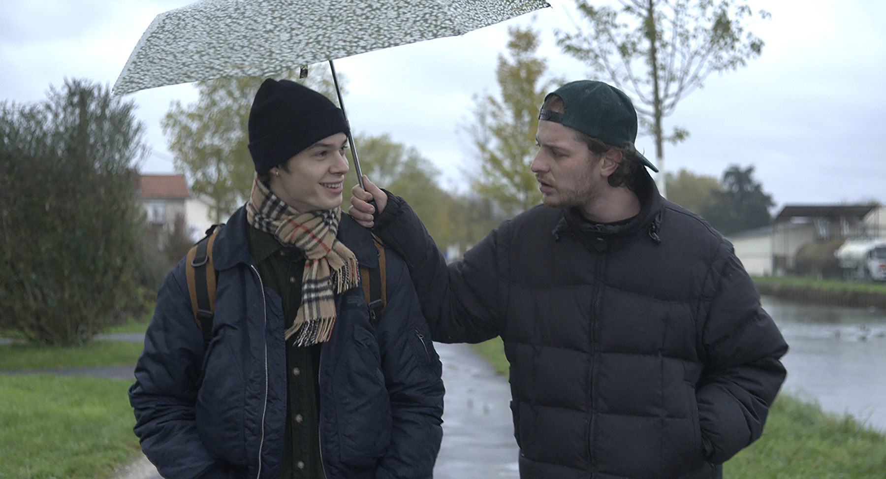 Meteors - Des relations